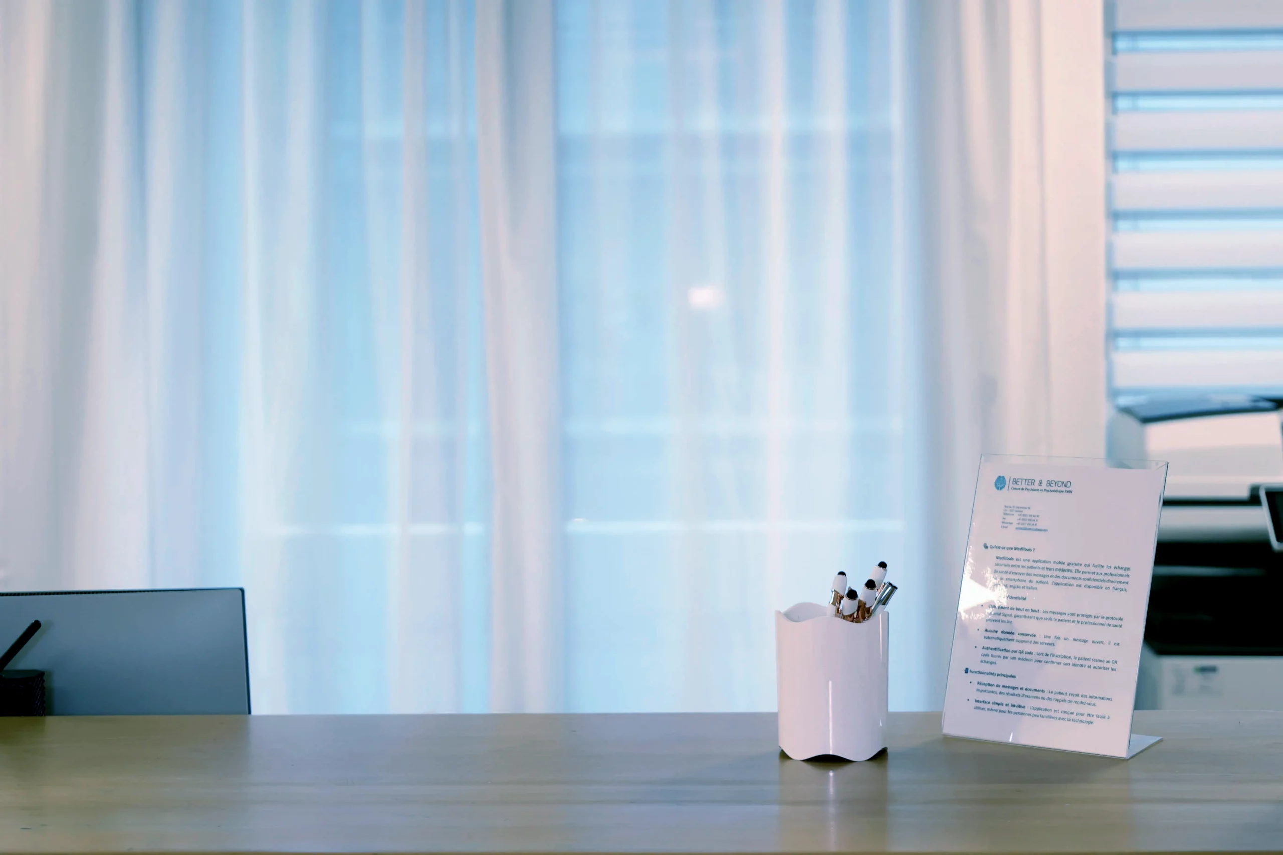 bureau cabinet médical better and beyond